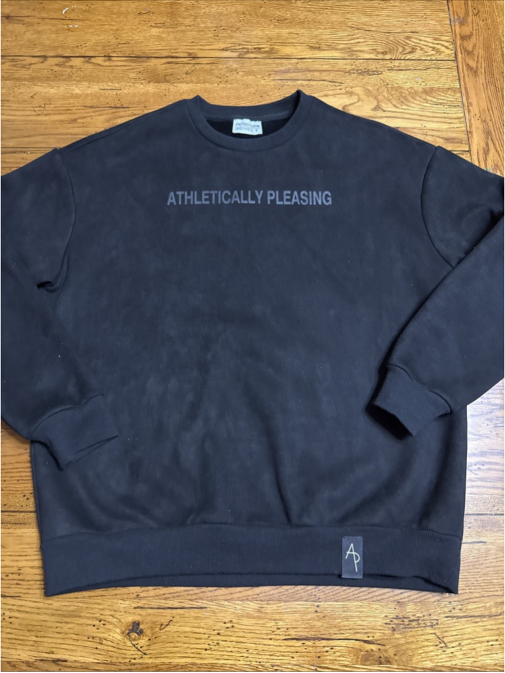 Earthbound Size M UNISEX BRAND ATHLETICALLY PLEASING CREWNECK P16